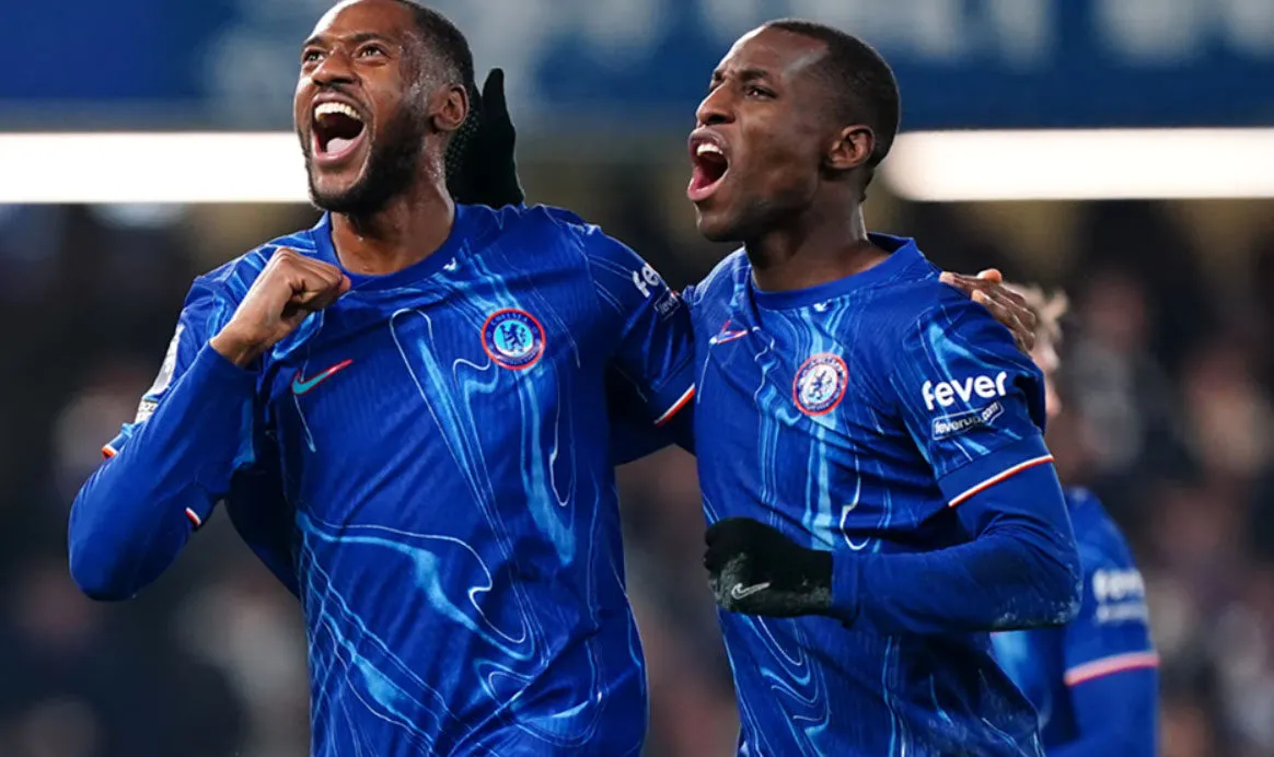 TIN HOT 21/01/2025: Chelsea tái chiếm top 4, Man City chào đón bản hợp đồng mới 1 Chelsea chiếm top 4 của Man City